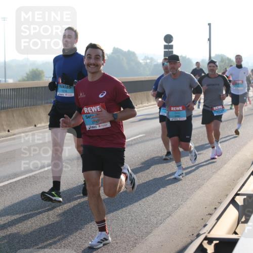 03.10.2025 - Köhlbrandbrückenlauf Lena Gebhardt http://msf.ph/oto/9051597 03.10.2025 09:14:50 Position 1 2831, 1016, 2797, 3785 meine-sportfotos.de