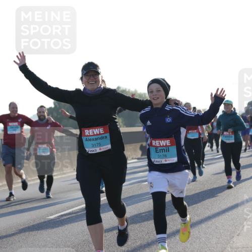 03.10.2025 - Köhlbrandbrückenlauf Jannik Wohlers http://msf.ph/oto/9051598 03.10.2025 09:19:08 Position 3 3175, 3178 meine-sportfotos.de