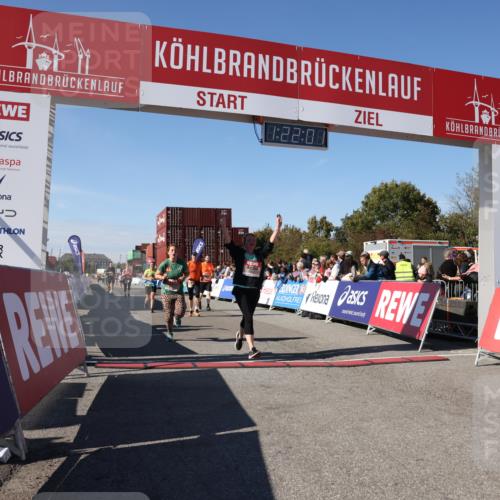 03.10.2025 - Köhlbrandbrückenlauf Lena Gebhardt http://msf.ph/oto/9051601 03.10.2025 13:22:01 Ziel 4291, 5180, 5776, 6005, 6237, 6332, 6532, 6684, 6687, 6729 meine-sportfotos.de
