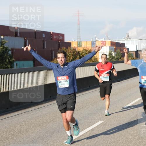 03.10.2025 - Köhlbrandbrückenlauf Jannik Wohlers http://msf.ph/oto/9051603 03.10.2025 09:46:17 Position 3 1405, 1297, 2697 meine-sportfotos.de