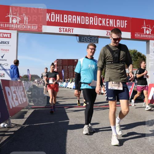 03.10.2025 - Köhlbrandbrückenlauf Lena Gebhardt http://msf.ph/oto/9051612 03.10.2025 13:06:00 Ziel 4302, 4327, 4328, 4335, 4336, 4413, 4643, 4761, 4954, 5096, 5764, 6158, 6214, 6305, 6510, 6533, 6720 meine-sportfotos.de