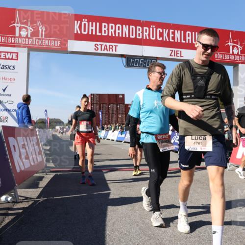 03.10.2025 - Köhlbrandbrückenlauf Lena Gebhardt http://msf.ph/oto/9051624 03.10.2025 13:06:01 Ziel 4302, 4327, 4328, 4643, 4761, 4954, 5096, 5764, 6158, 6214, 6305, 6510, 6533, 6720 meine-sportfotos.de