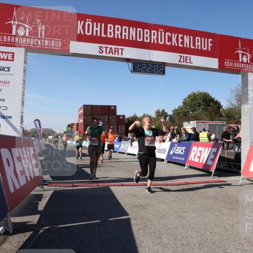 03.10.2025 - Köhlbrandbrückenlauf Lena Gebhardt http://msf.ph/oto/9051627 03.10.2025 13:22:02 Ziel 4291, 5180, 5776, 6005, 6237, 6332, 6684, 6687, 6729 meine-sportfotos.de