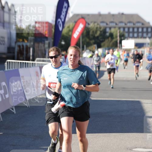 03.10.2025 - Köhlbrandbrückenlauf Jannik Wohlers http://msf.ph/oto/9051635 03.10.2025 13:08:37 Ziel 4195, 4320, 4417, 5792, 6232, 6424, 6534, 6647, 6805 meine-sportfotos.de