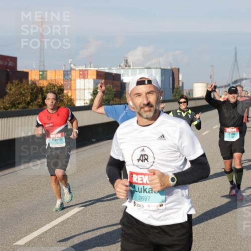 03.10.2025 - Köhlbrandbrückenlauf Jannik Wohlers http://msf.ph/oto/9051637 03.10.2025 09:46:17 Position 3 05, 1297, 2697, 2709 meine-sportfotos.de