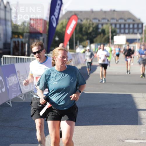03.10.2025 - Köhlbrandbrückenlauf Jannik Wohlers http://msf.ph/oto/9051650 03.10.2025 13:08:37 Ziel 4195, 4320, 4417, 5792, 6232, 6424, 6534, 6647, 6805 meine-sportfotos.de