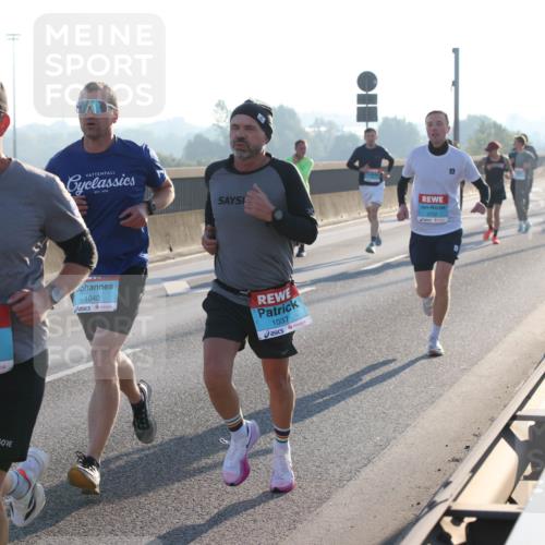 03.10.2025 - Köhlbrandbrückenlauf Lena Gebhardt http://msf.ph/oto/9051655 03.10.2025 09:14:51 Position 1 3785, 1040, 1037 meine-sportfotos.de
