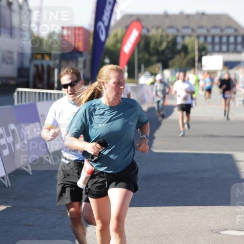 03.10.2025 - Köhlbrandbrückenlauf Jannik Wohlers http://msf.ph/oto/9051662 03.10.2025 13:08:37 Ziel 4195, 4320, 4417, 5792, 6232, 6424, 6534, 6647, 6805 meine-sportfotos.de