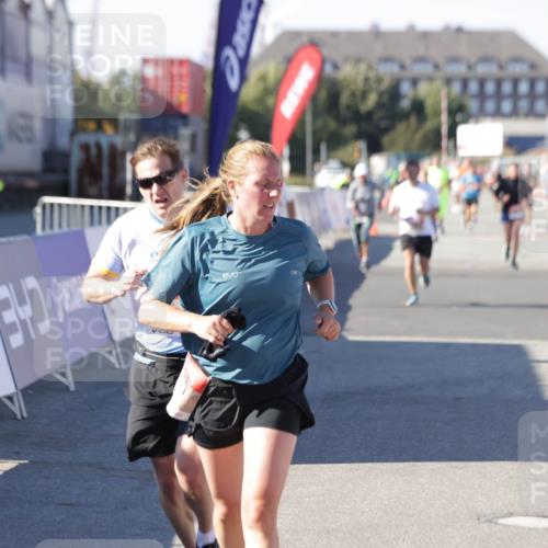 03.10.2025 - Köhlbrandbrückenlauf Jannik Wohlers http://msf.ph/oto/9051665 03.10.2025 13:08:37 Ziel 4195, 4320, 4417, 5792, 6232, 6424, 6534, 6647, 6805 meine-sportfotos.de