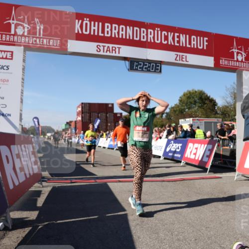 03.10.2025 - Köhlbrandbrückenlauf Lena Gebhardt http://msf.ph/oto/9051668 03.10.2025 13:22:04 Ziel 4291, 4934, 5180, 5776, 6005, 6173, 6237, 6332, 6416, 6684, 6687, 6729 meine-sportfotos.de