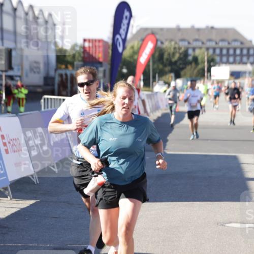 03.10.2025 - Köhlbrandbrückenlauf Jannik Wohlers http://msf.ph/oto/9051670 03.10.2025 13:08:37 Ziel 4195, 4320, 4417, 5792, 6232, 6424, 6534, 6647, 6805 meine-sportfotos.de