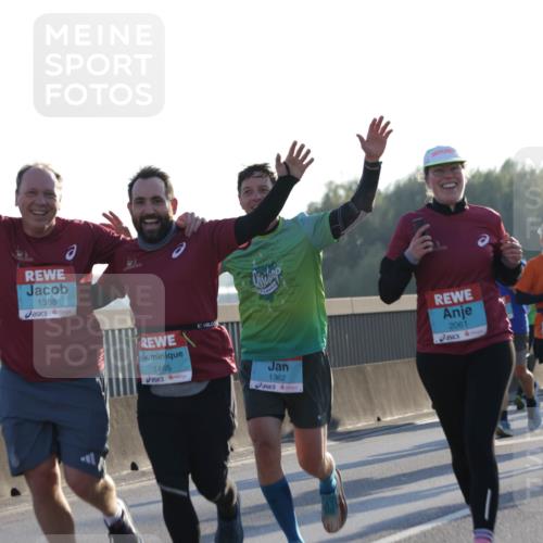 03.10.2025 - Köhlbrandbrückenlauf Jannik Wohlers http://msf.ph/oto/9051671 03.10.2025 09:19:09 Position 3 1388, 1465, 1362, 2061, 2147 meine-sportfotos.de