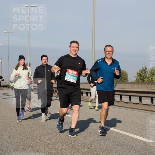 03.10.2025 - Köhlbrandbrückenlauf Fabian Wolf http://msf.ph/oto/9051672 03.10.2025 10:01:50 Position 3 1310 meine-sportfotos.de