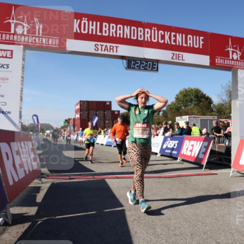 03.10.2025 - Köhlbrandbrückenlauf Lena Gebhardt http://msf.ph/oto/9051678 03.10.2025 13:22:04 Ziel 4291, 4934, 5180, 5776, 6005, 6173, 6237, 6332, 6416, 6684, 6687, 6729 meine-sportfotos.de