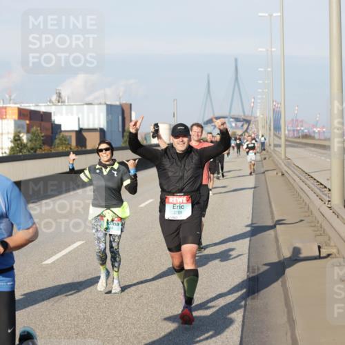 03.10.2025 - Köhlbrandbrückenlauf Jannik Wohlers http://msf.ph/oto/9051680 03.10.2025 09:46:18 Position 3 1247, 2709 meine-sportfotos.de
