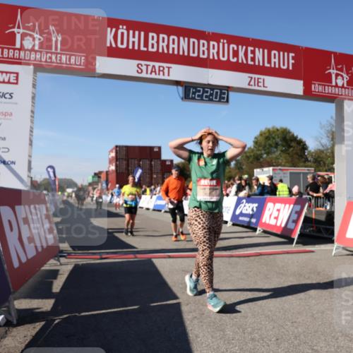 03.10.2025 - Köhlbrandbrückenlauf Lena Gebhardt http://msf.ph/oto/9051682 03.10.2025 13:22:04 Ziel 4291, 4934, 5180, 5776, 6005, 6173, 6237, 6332, 6416, 6684, 6687, 6729 meine-sportfotos.de