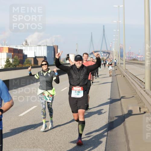 03.10.2025 - Köhlbrandbrückenlauf Jannik Wohlers http://msf.ph/oto/9051685 03.10.2025 09:46:18 Position 3 1247, 2709 meine-sportfotos.de