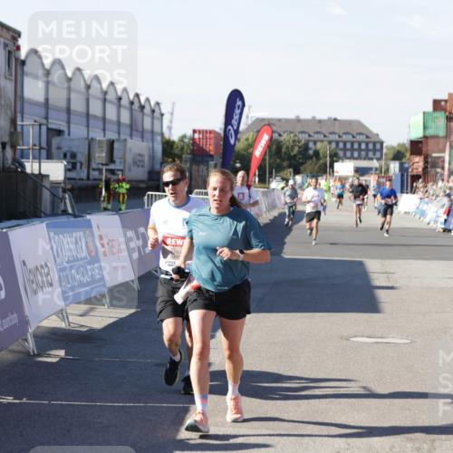 03.10.2025 - Köhlbrandbrückenlauf Jannik Wohlers http://msf.ph/oto/9051688 03.10.2025 13:08:37 Ziel 4195, 4320, 4417, 5792, 6232, 6424, 6534, 6647, 6805 meine-sportfotos.de