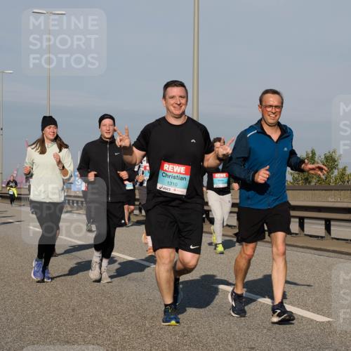 03.10.2025 - Köhlbrandbrückenlauf Fabian Wolf http://msf.ph/oto/9051696 03.10.2025 10:01:51 Position 3 1310 meine-sportfotos.de