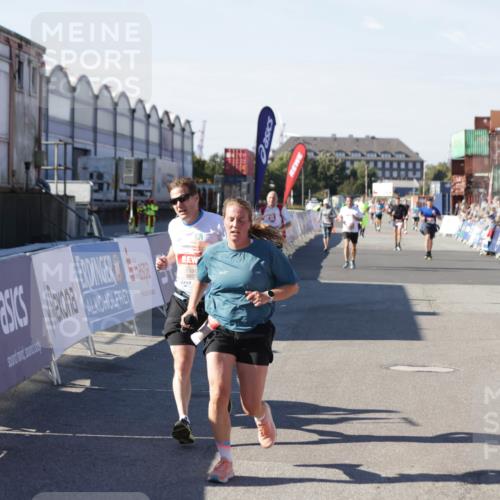 03.10.2025 - Köhlbrandbrückenlauf Jannik Wohlers http://msf.ph/oto/9051698 03.10.2025 13:08:38 Ziel 4195, 4320, 4417, 5792, 6232, 6424, 6534, 6647, 6805 meine-sportfotos.de
