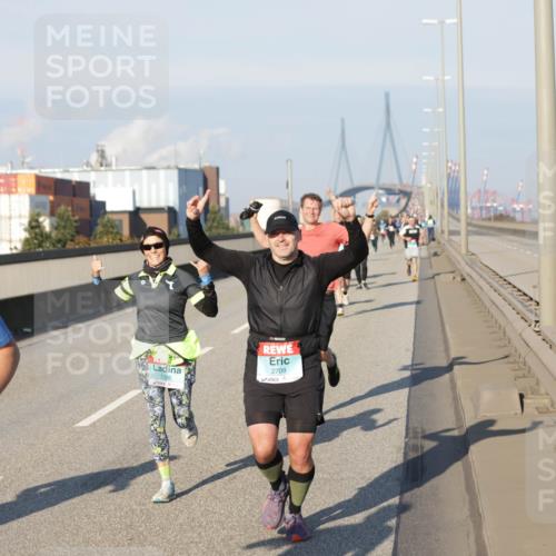 03.10.2025 - Köhlbrandbrückenlauf Jannik Wohlers http://msf.ph/oto/9051699 03.10.2025 09:46:18 Position 3 1247, 1398, 2709 meine-sportfotos.de