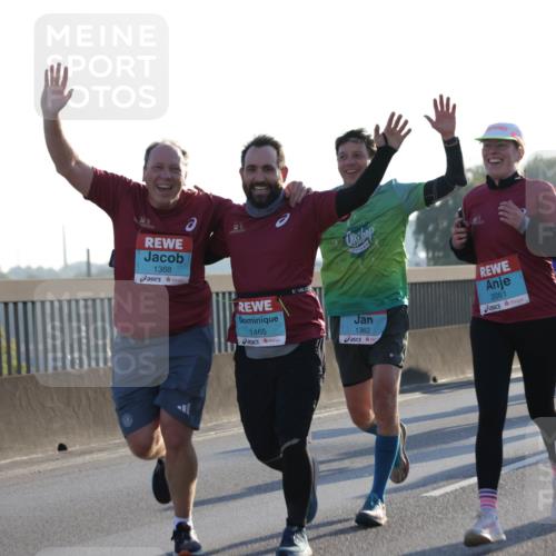 03.10.2025 - Köhlbrandbrückenlauf Jannik Wohlers http://msf.ph/oto/9051712 03.10.2025 09:19:10 Position 3 1388, 1465, 1362, 2061, 2147 meine-sportfotos.de