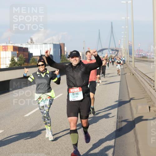 03.10.2025 - Köhlbrandbrückenlauf Jannik Wohlers http://msf.ph/oto/9051714 03.10.2025 09:46:18 Position 3 2709 meine-sportfotos.de