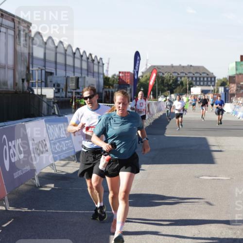 03.10.2025 - Köhlbrandbrückenlauf Jannik Wohlers http://msf.ph/oto/9051721 03.10.2025 13:08:38 Ziel 4195, 4320, 4417, 5792, 6232, 6424, 6534, 6647, 6805 meine-sportfotos.de