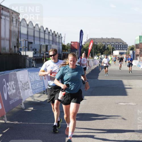 03.10.2025 - Köhlbrandbrückenlauf Jannik Wohlers http://msf.ph/oto/9051725 03.10.2025 13:08:38 Ziel 4195, 4320, 4417, 5792, 6232, 6424, 6534, 6647, 6805 meine-sportfotos.de