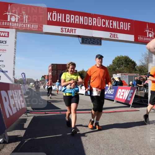 03.10.2025 - Köhlbrandbrückenlauf Lena Gebhardt http://msf.ph/oto/9051729 03.10.2025 13:22:06 Ziel 4291, 4934, 5180, 5776, 6005, 6173, 6237, 6332, 6416, 6684, 6687, 6729 meine-sportfotos.de