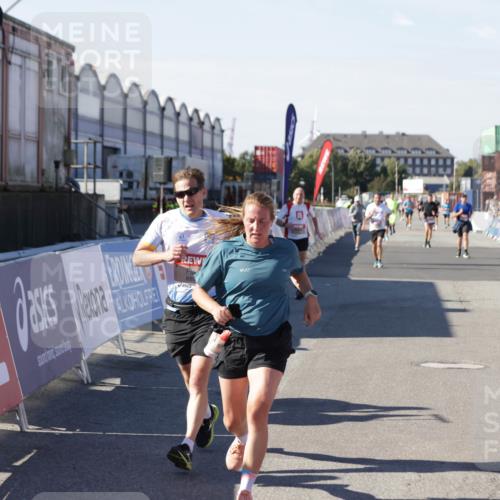03.10.2025 - Köhlbrandbrückenlauf Jannik Wohlers http://msf.ph/oto/9051731 03.10.2025 13:08:38 Ziel 4195, 4320, 4417, 5792, 6232, 6424, 6534, 6647, 6805 meine-sportfotos.de