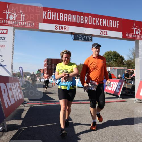 03.10.2025 - Köhlbrandbrückenlauf Lena Gebhardt http://msf.ph/oto/9051754 03.10.2025 13:22:06 Ziel 4291, 4934, 5180, 5776, 6005, 6173, 6237, 6332, 6416, 6684, 6687, 6729 meine-sportfotos.de