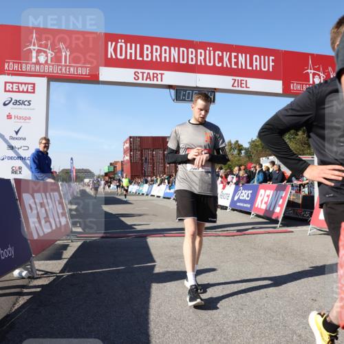 03.10.2025 - Köhlbrandbrückenlauf Lena Gebhardt http://msf.ph/oto/9051790 03.10.2025 13:06:04 Ziel 4302, 4327, 4328, 4504, 4635, 4761, 4954, 5096, 6158, 6214, 6305, 6510, 6533, 6720 meine-sportfotos.de