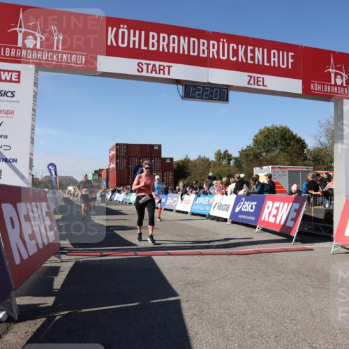 03.10.2025 - Köhlbrandbrückenlauf Lena Gebhardt http://msf.ph/oto/9051794 03.10.2025 13:22:07 Ziel 4291, 4706, 4934, 5180, 5776, 6173, 6237, 6332, 6416, 6684, 6687, 6729 meine-sportfotos.de