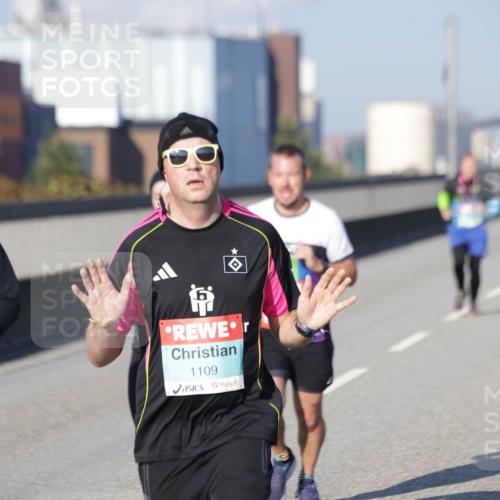 03.10.2025 - Köhlbrandbrückenlauf Jannik Wohlers http://msf.ph/oto/9051799 03.10.2025 09:46:27 Position 3 3943, 1109 meine-sportfotos.de