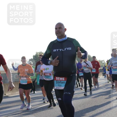 03.10.2025 - Köhlbrandbrückenlauf Jannik Wohlers http://msf.ph/oto/9051827 03.10.2025 09:19:11 Position 3 1647, 2147, 2126 meine-sportfotos.de