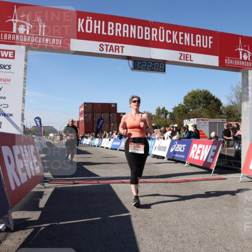 03.10.2025 - Köhlbrandbrückenlauf Lena Gebhardt http://msf.ph/oto/9051833 03.10.2025 13:22:09 Ziel 4291, 4706, 4934, 5180, 5776, 6173, 6237, 6332, 6416, 6531, 6684, 6687, 6729 meine-sportfotos.de