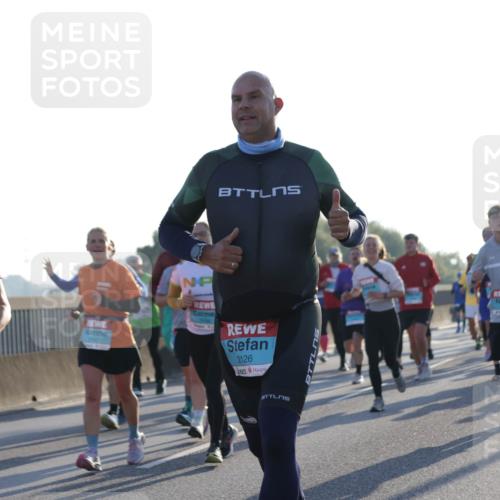 03.10.2025 - Köhlbrandbrückenlauf Jannik Wohlers http://msf.ph/oto/9051834 03.10.2025 09:19:12 Position 3 1647, 2126 meine-sportfotos.de