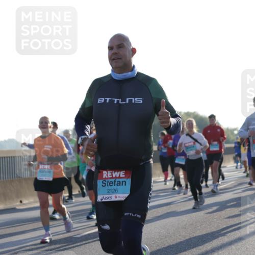 03.10.2025 - Köhlbrandbrückenlauf Jannik Wohlers http://msf.ph/oto/9051844 03.10.2025 09:19:12 Position 3 47, 2126 meine-sportfotos.de