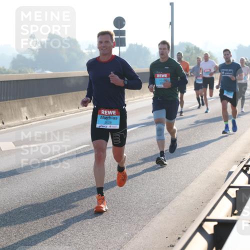 03.10.2025 - Köhlbrandbrückenlauf Lena Gebhardt http://msf.ph/oto/9051846 03.10.2025 09:14:59 Position 1 3136, 3628 meine-sportfotos.de