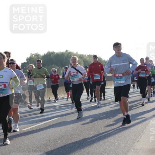03.10.2025 - Köhlbrandbrückenlauf Jannik Wohlers http://msf.ph/oto/9051857 03.10.2025 09:19:12 Position 3 10, 3339, 6, 2040 meine-sportfotos.de