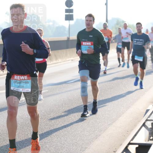 03.10.2025 - Köhlbrandbrückenlauf Lena Gebhardt http://msf.ph/oto/9051875 03.10.2025 09:14:59 Position 1 3628 meine-sportfotos.de