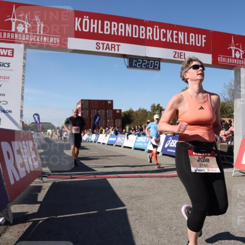 03.10.2025 - Köhlbrandbrückenlauf Lena Gebhardt http://msf.ph/oto/9051876 03.10.2025 13:22:09 Ziel 4291, 4706, 4934, 5180, 5776, 6173, 6237, 6332, 6416, 6531, 6684, 6687, 6729 meine-sportfotos.de