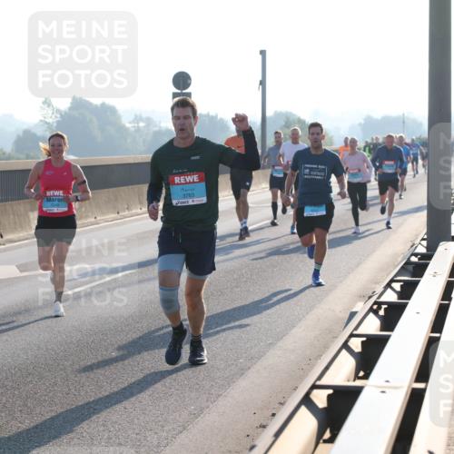 03.10.2025 - Köhlbrandbrückenlauf Lena Gebhardt http://msf.ph/oto/9051878 03.10.2025 09:15:00 Position 1 3628, 3249, 3763, 2034 meine-sportfotos.de