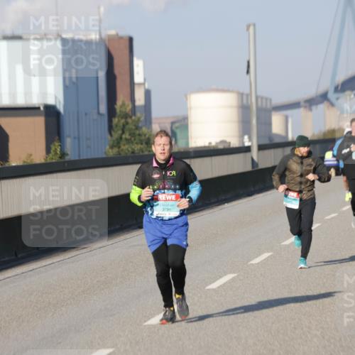 03.10.2025 - Köhlbrandbrückenlauf Jannik Wohlers http://msf.ph/oto/9051881 03.10.2025 09:46:31 Position 3 3794, 3775 meine-sportfotos.de