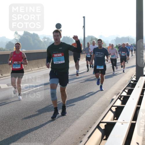 03.10.2025 - Köhlbrandbrückenlauf Lena Gebhardt http://msf.ph/oto/9051883 03.10.2025 09:15:00 Position 1 3628, 3763, 2024 meine-sportfotos.de