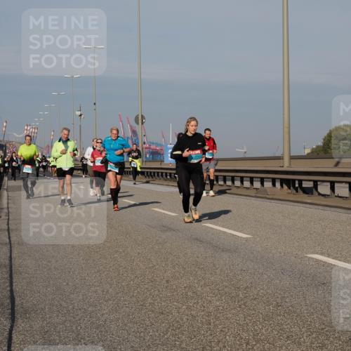 03.10.2025 - Köhlbrandbrückenlauf Fabian Wolf http://msf.ph/oto/9051889 03.10.2025 10:01:56 Position 3 3828 meine-sportfotos.de