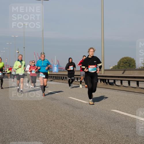 03.10.2025 - Köhlbrandbrückenlauf Fabian Wolf http://msf.ph/oto/9051937 03.10.2025 10:01:57 Position 3 2243, 3, 3755 meine-sportfotos.de