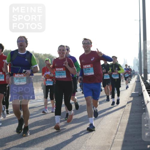 03.10.2025 - Köhlbrandbrückenlauf Jannik Wohlers http://msf.ph/oto/9051949 03.10.2025 09:19:15 Position 3 1818, 1901, 3691, 1456 meine-sportfotos.de