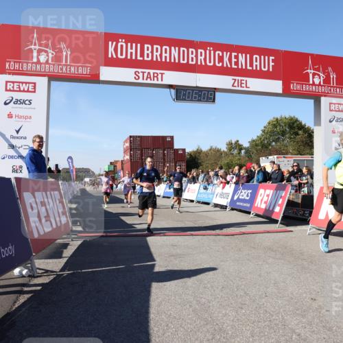 03.10.2025 - Köhlbrandbrückenlauf Lena Gebhardt http://msf.ph/oto/9051959 03.10.2025 13:06:10 Ziel 4504, 4635, 4738, 5096, 6222, 6224, 6323, 6356, 6510, 6850 meine-sportfotos.de